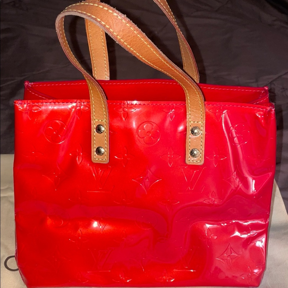🔥SALE🔥 EUC Auth Louis Vuitton Reade Vernis bag
